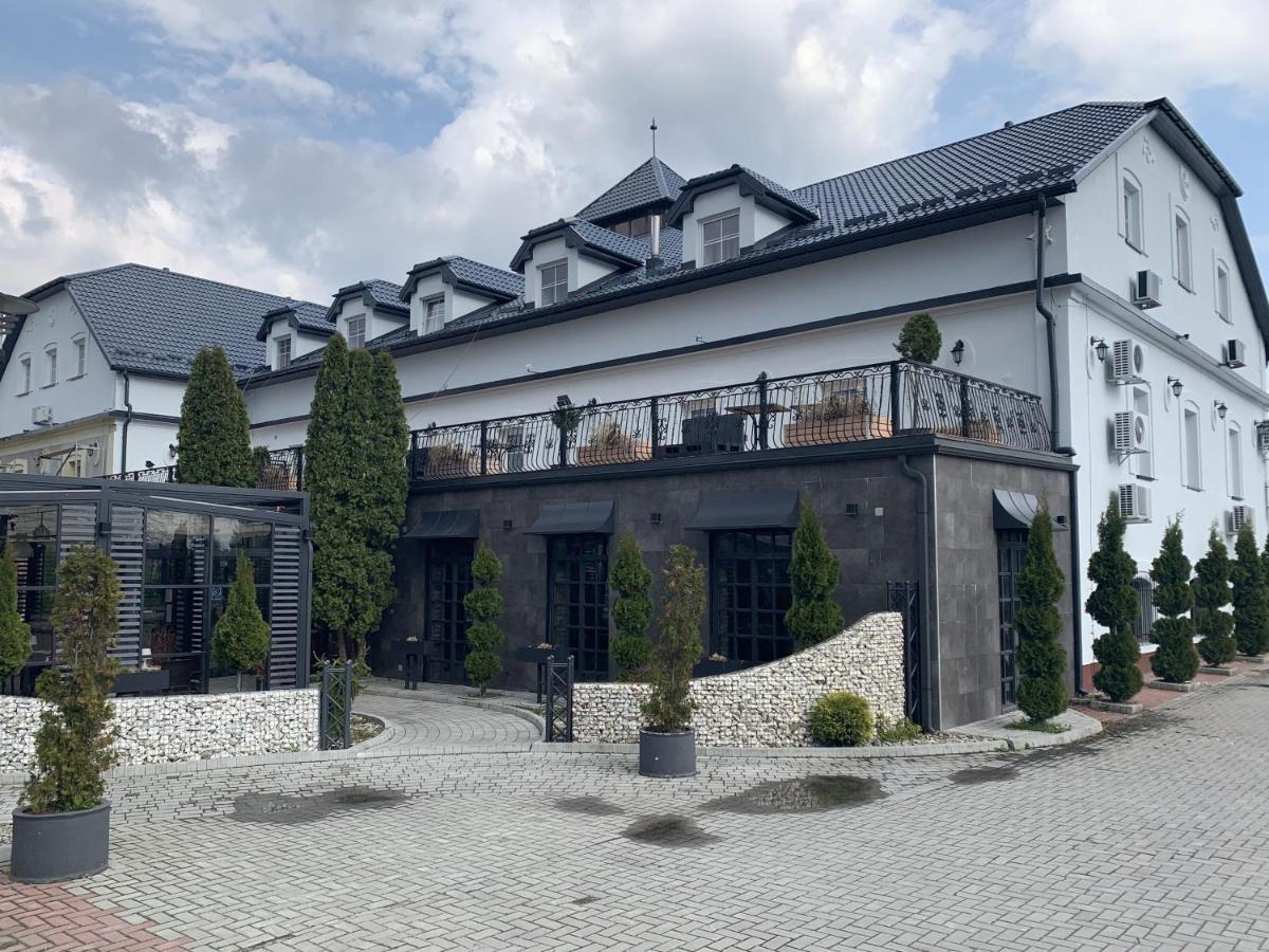 Hotel Kameleon Tarnobrzeg Exteriör bild